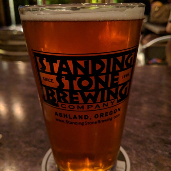 Photo taken at Standing Stone Brewing Company by Victor on 8/11/2018
