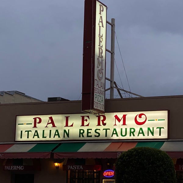 Photo prise au Palermo Italian Restaurant par Todd S. le2/23/2020