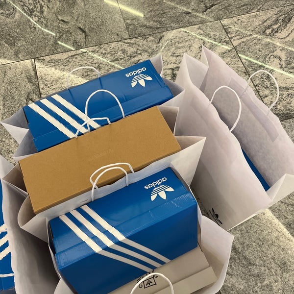 Adidas originals 2024 perisur telefono