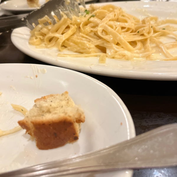 Italianni's Pizza, Pasta & Vino 176 tips