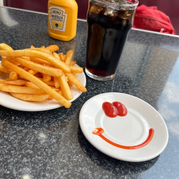 Photo taken at Johnny Rockets by China M. on 9/9/2022