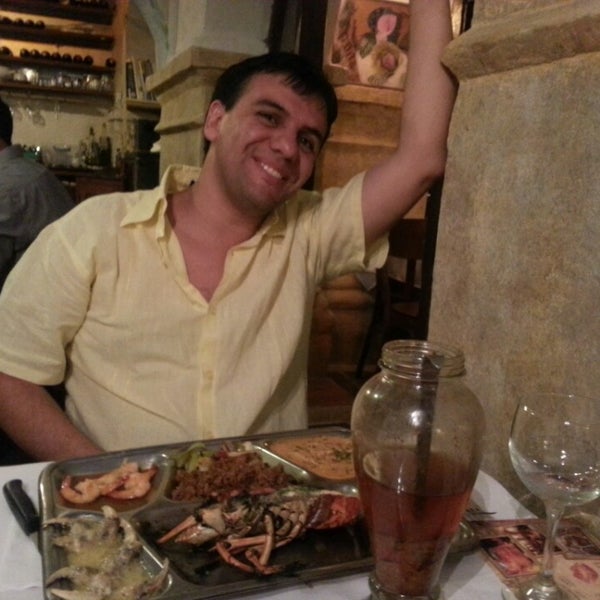 Photo taken at Donde Olano Restaurante by Andrea G. on 6/28/2013