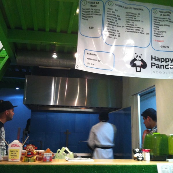 6/25/2013에 Caleb G.님이 Happy Panda Noodles에서 찍은 사진