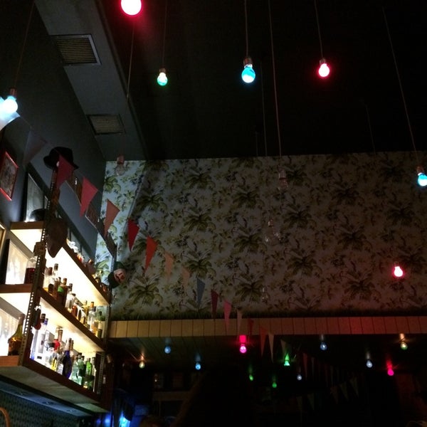 Foto tomada en Μουστάκι Bar  por Pemy el 8/20/2014