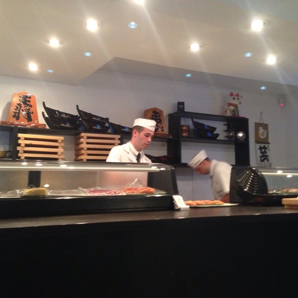 รูปภาพถ่ายที่ Tokyo Japanese Restaurant โดย Patrick T. เมื่อ 6/26/2013