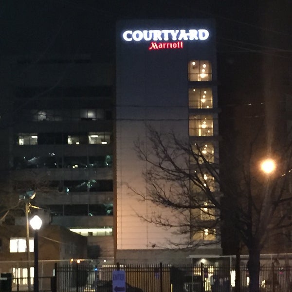 Photo taken at Courtyard Cleveland University Circle by Scott on 11/25/2015