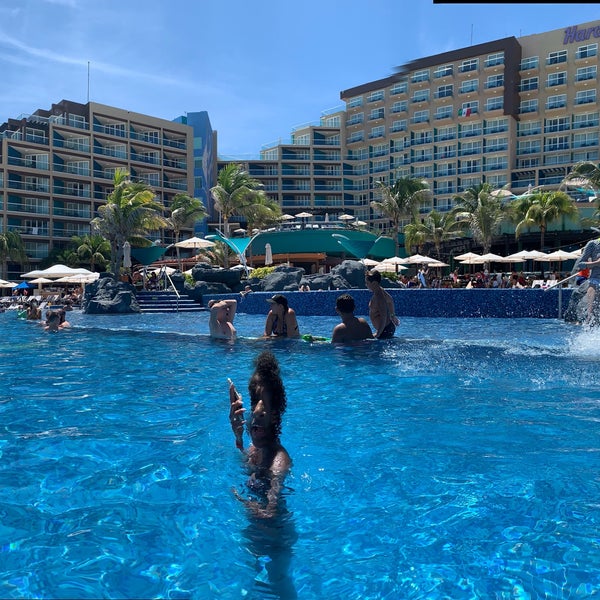 Das Foto wurde bei Hard Rock Hotel Cancún von Izzy am 9/16/2019 aufgenommen