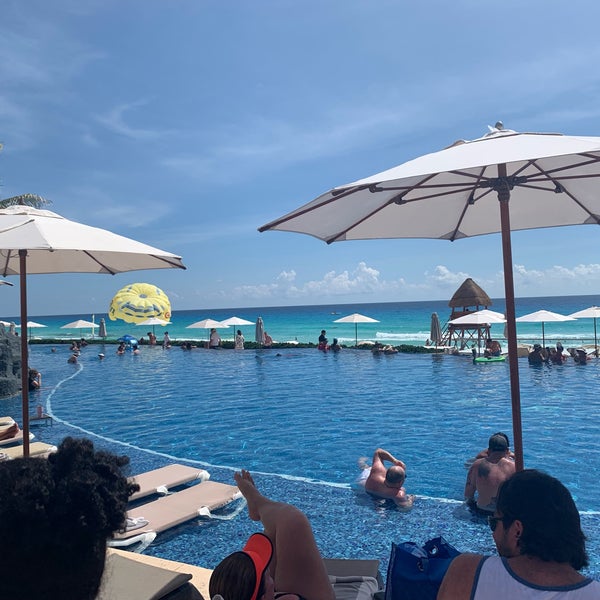 Снимок сделан в Hard Rock Hotel Cancún пользователем Izzy 9/18/2019