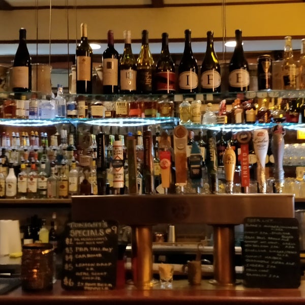 3/16/2018にErkNcsがThe Contented Cow Pub and Wine Barで撮った写真
