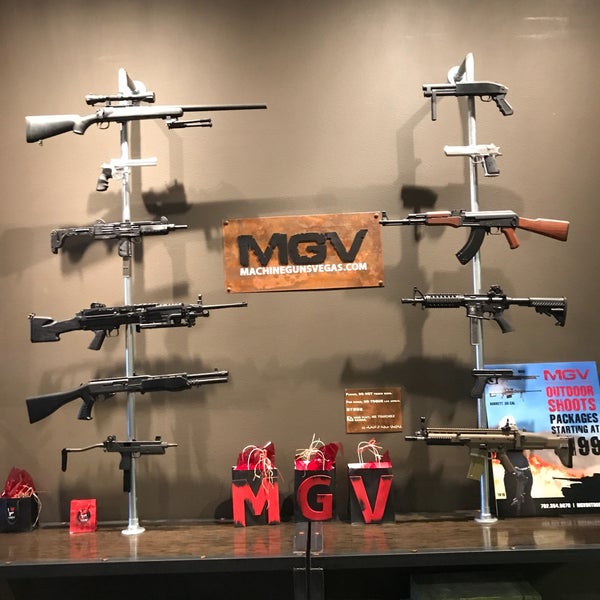6/20/2017에 Edy S.님이 Machine Guns Vegas에서 찍은 사진