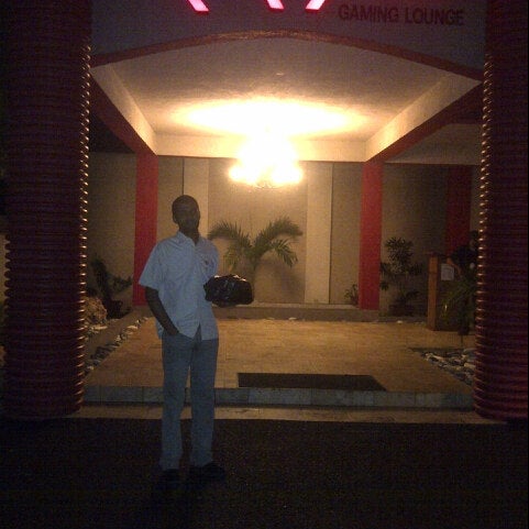5/5/2013にLuwayne T.がMacau Gaming Lounge &amp; Barで撮った写真