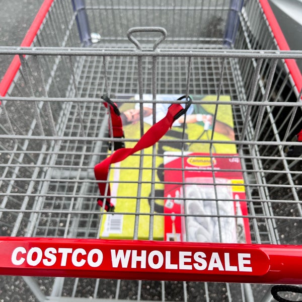 Costco Westbury'da Depo veya Toptan Satış Mağazası
