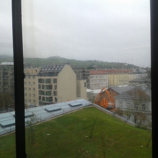 รูปภาพถ่ายที่ Q19 Einkaufsquartier Döbling โดย ApolonApolo T. เมื่อ 9/1/2014