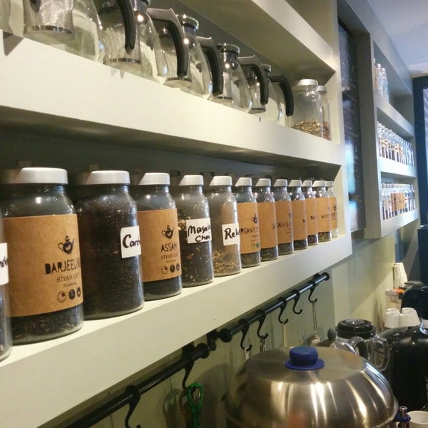 11/14/2014 tarihinde omer k.ziyaretçi tarafından Çay Dükkanı'de çekilen fotoğraf
