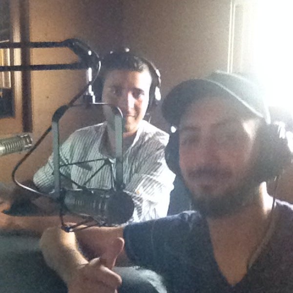 Радио такоп. Солист tv on the radio. Dlz tv on the radio сериал. "tv on the radio" && ( исполнитель | группа | музыка | music | band | artist ) && (фото | photo). Static on the radio текст.