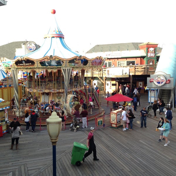 รูปภาพถ่ายที่ Pier 39 โดย Benedict C. เมื่อ 4/14/2013