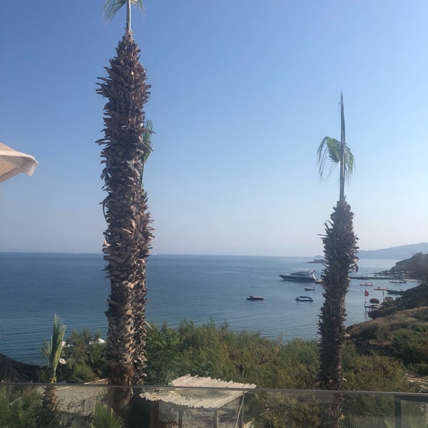 Foto diambil di La Brezza Hotel &amp; Beach / Yalıkavak oleh Betül Ç pada 7/31/2019