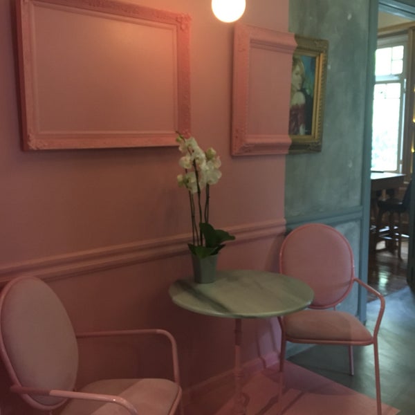 This place is glorious ! Funky  decoration, fancy drinks! The pink wall is simply amazing! Congrats guys !!