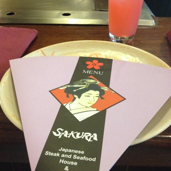 Foto diambil di Sakura Japanese Steak, Seafood House &amp; Sushi Bar oleh Julius F. pada 6/15/2014