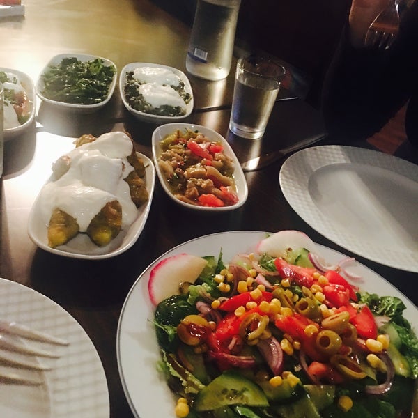 Foto tirada no(a) Kaystros Taş Ev Restaurant por Ayşen Y. em 10/8/2016