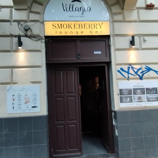 8/6/2022 tarihinde Jaroslav Š.ziyaretçi tarafından Smokeberry Lounge Bar'de çekilen fotoğraf