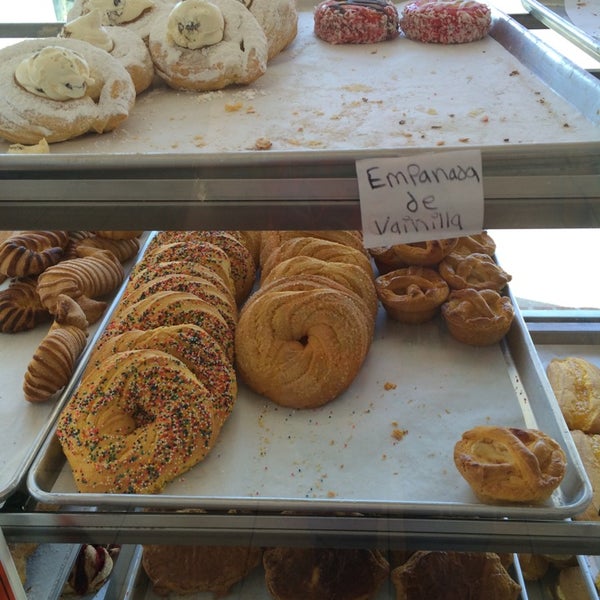 El Paisa Panaderia Bakery in Aurora