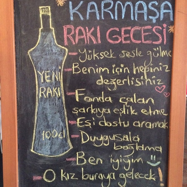 รูปภาพถ่ายที่ Karmaşa โดย Çağlar Bartu Y. เมื่อ 10/7/2015