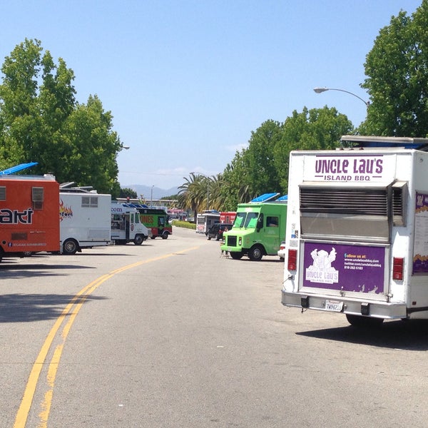 Food Truck Gathering Rassemblement De Street Food A West Los Angeles