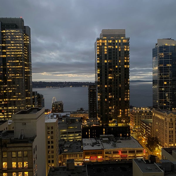Снимок сделан в Hilton Motif Seattle пользователем Carl B. 11/24/2019