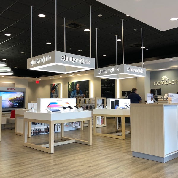 McKinley Park News - Riverside Mall Plugs Remaining Vacancy with Comcast  Xfinity Store