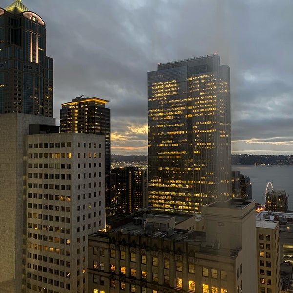 Foto tomada en Hilton Motif Seattle  por Carl B. el 11/24/2019