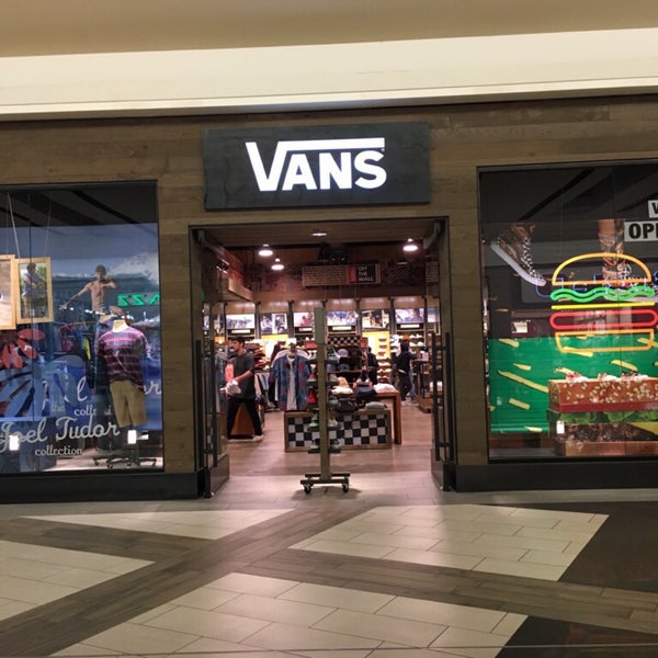 Vans - Shoe Store in Smyrna