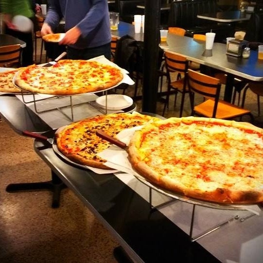 Снимок сделан в Papa Keno&#39;s Pizzeria пользователем Papa Keno&#39;s Pizzeria 6/10/2014