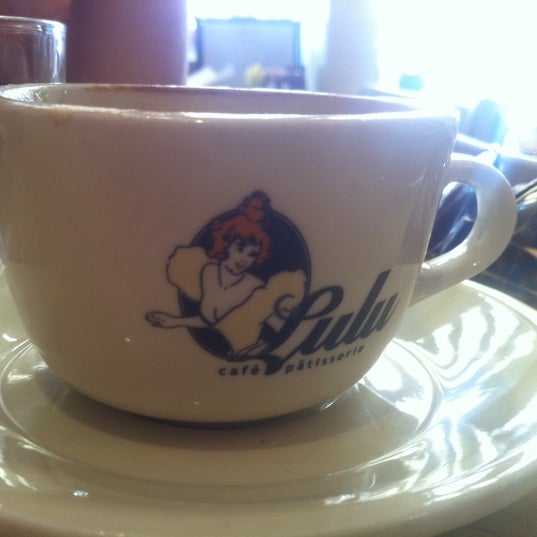 10/14/2012にSharon V.がLulu - Café Pâtisserie (לולו קפה פטיסרי)で撮った写真