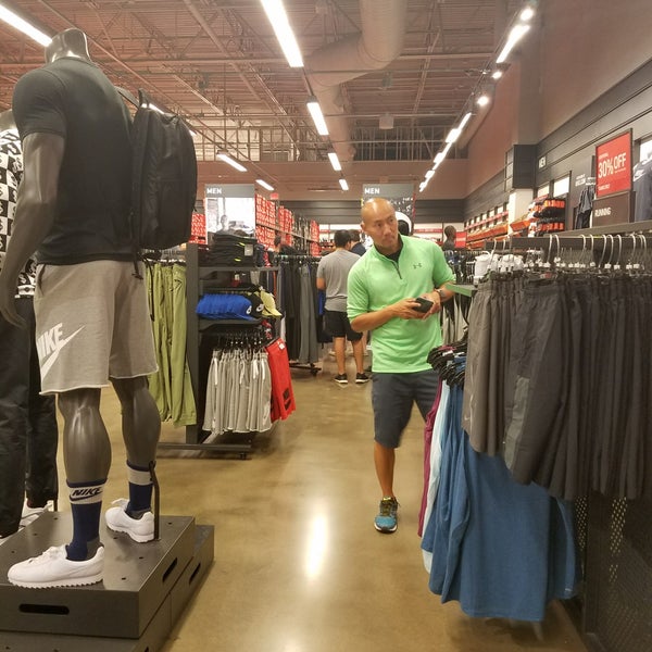 en Nike Factory Store - Tienda de en Grapevine