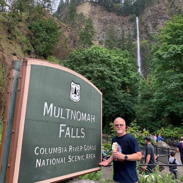Photo taken at Multnomah Falls Lodge Restaurant by Steve D. on 8/2/2019