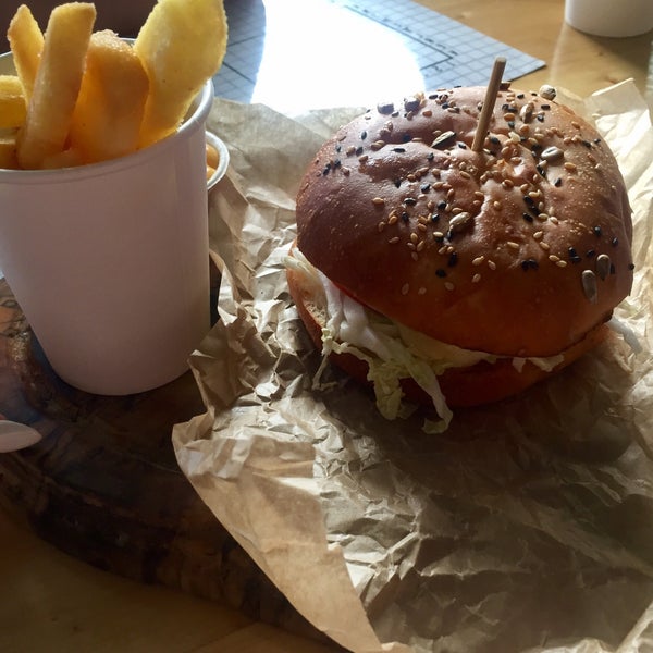 бургер чемпион мясная лавка. бургерная муму. бургерная му сочи. мистер бургер, сочи. муму бургер ижевск.