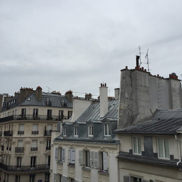 Rue NotreDame de Lorette 0 tips