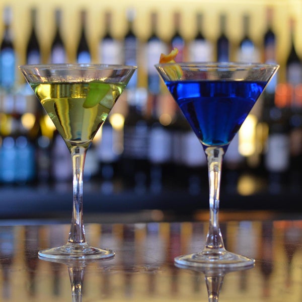 6/10/2014 tarihinde Sydney&#39;s Martini and Wine Barziyaretçi tarafından Sydney&#39;s Martini and Wine Bar'de çekilen fotoğraf
