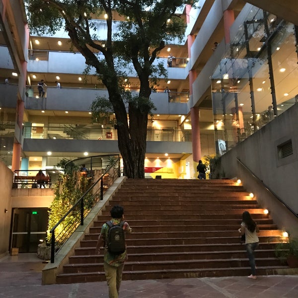 Photo prise au Universidad Autónoma de Asunción par Ceci M. le3/16/2018