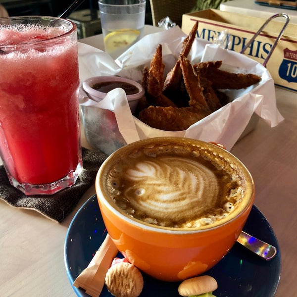 Whisk & Paddle Café in Singapore