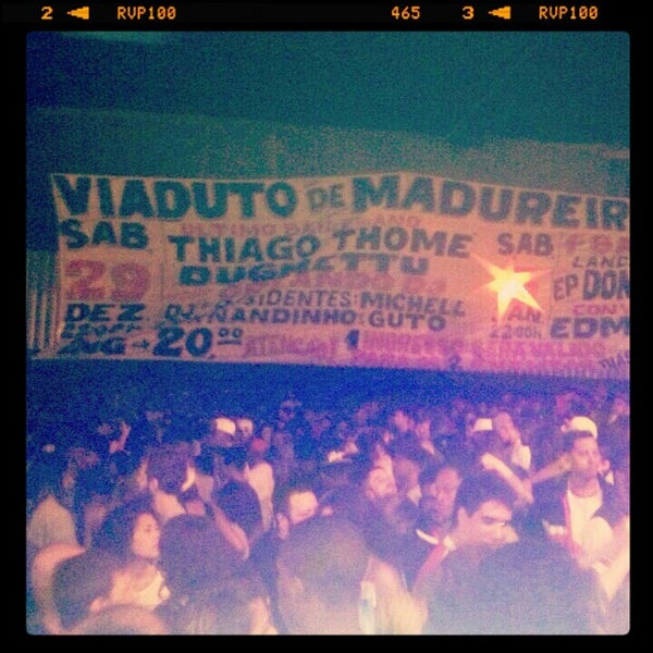 Photo taken at Baile Charme do Viaduto de Madureira by Cláudia C. on 12/23/2012