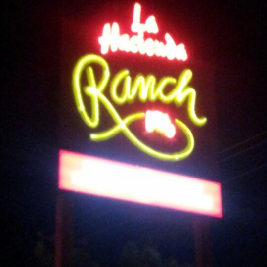 Снимок сделан в La Hacienda Ranch Colleyville пользователем Damond Y. 10/29/2012