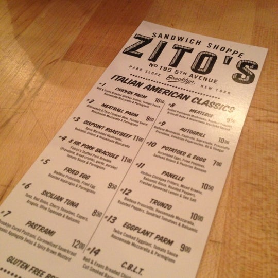 รูปภาพถ่ายที่ Zito&#39;s Sandwich Shoppe โดย Jo  G. เมื่อ 12/2/2012
