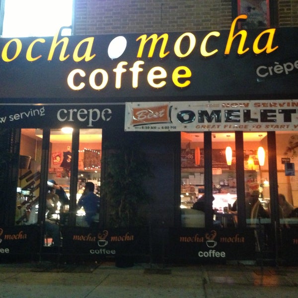 Foto tirada no(a) Mocha Mocha Cafe por Jo  G. em 4/22/2013