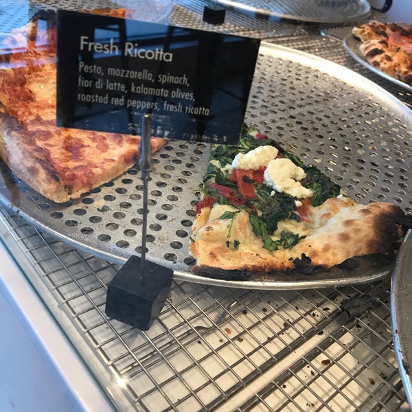 Foto diambil di Ignite Pizzeria oleh Selene C. pada 5/30/2019