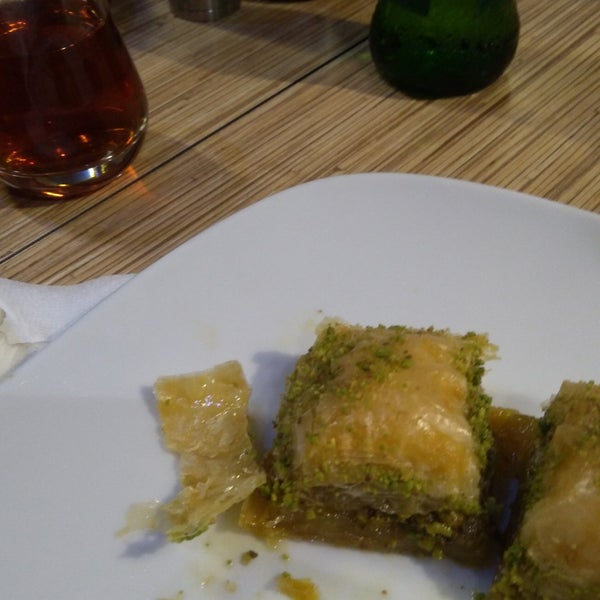 Foto diambil di Dilek Pasta Cafe &amp; Restaurant oleh Sedat Ç. pada 8/3/2018