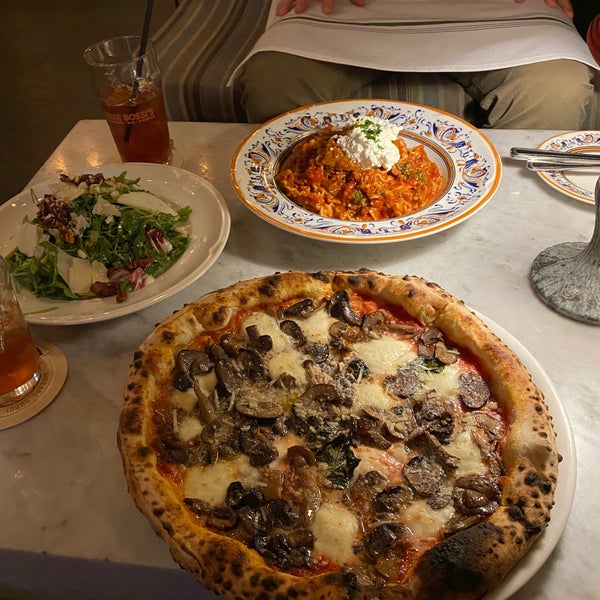 12/9/2020にDenise C.がLouie Bossi&#39;s Ristorante Bar Pizzeriaで撮った写真