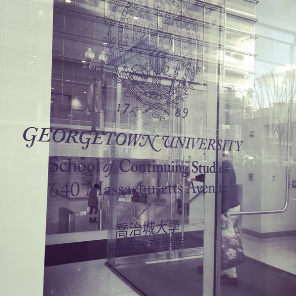 Foto tirada no(a) Georgetown University School of Continuing Studies por Matt F. em 3/3/2017