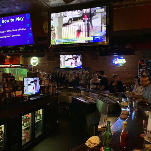 Photo taken at The New Park Tavern by Paul R. on 9/29/2018